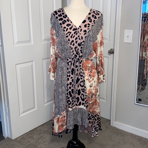 Leopard Dress - Picture 2 of 4